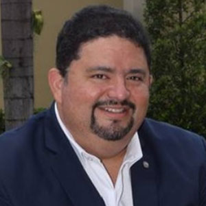Dr. Fabián Ortiz Herbener