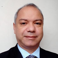 Dr. Javier E. Peña Medina