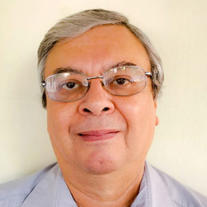 Dr. Ricardo Alberto Leiva Merino